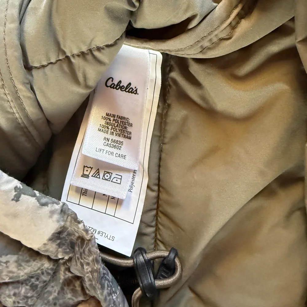Cabela’s 3M Thinsulate Featherless Camo Vest Size Large